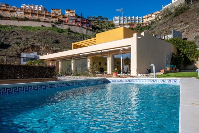 Chalet de 3 habitaciones en El Peñoncillo, Torrox en venta con piscina garaje - 995.000 € (Ref: 9547724)
