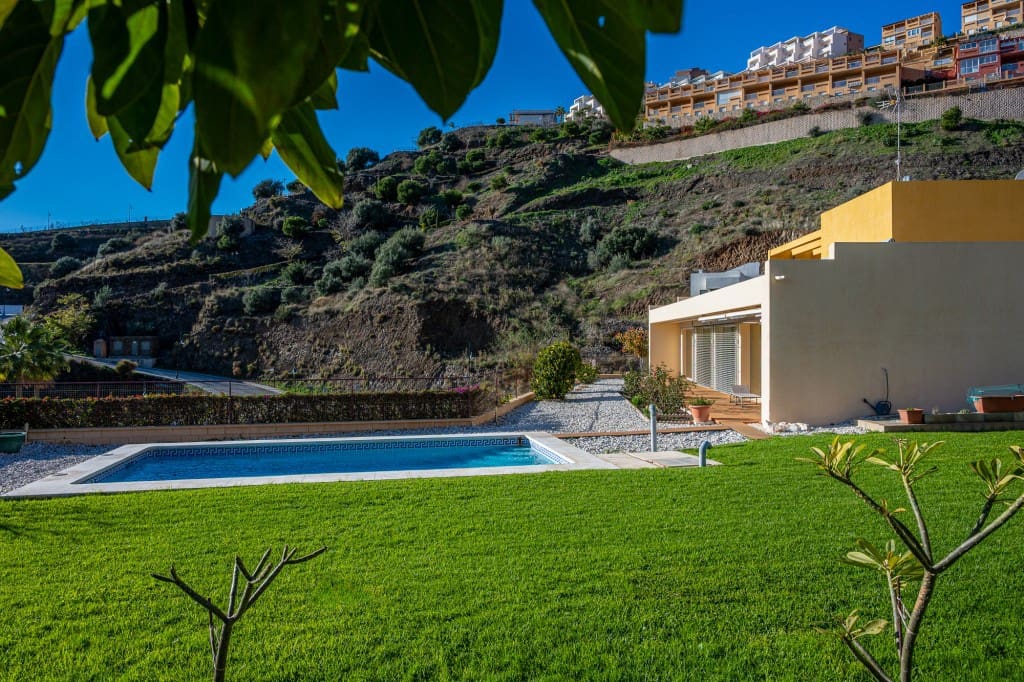 Chalet de 3 habitaciones en El Peñoncillo en venta con piscina garaje - 995.000 € (Ref: 9547724)