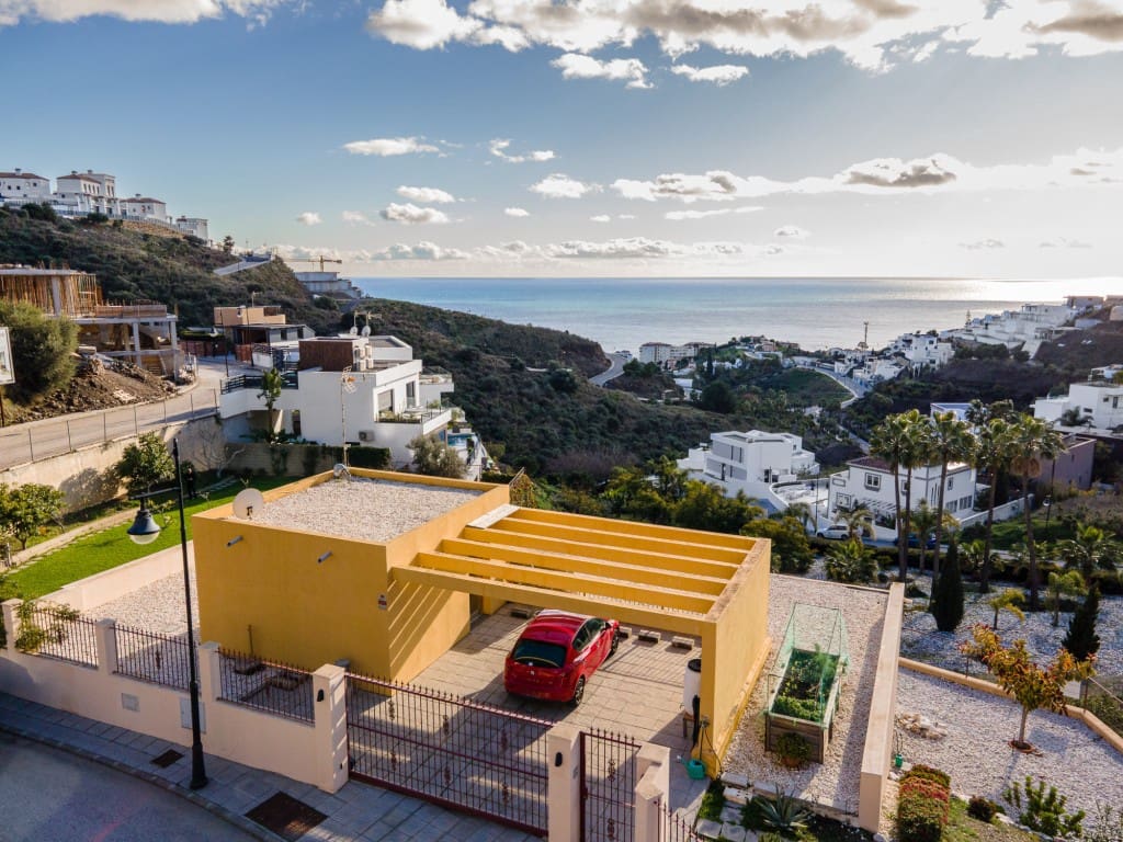 Chalet de 3 habitaciones en El Peñoncillo en venta con piscina garaje - 995.000 € (Ref: 9547724)