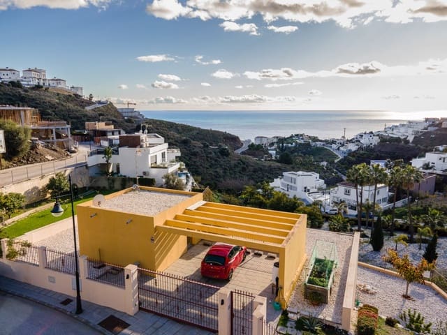 Chalet de 3 habitaciones en El Peñoncillo, Torrox en venta con piscina garaje - 995.000 € (Ref: 9547724)