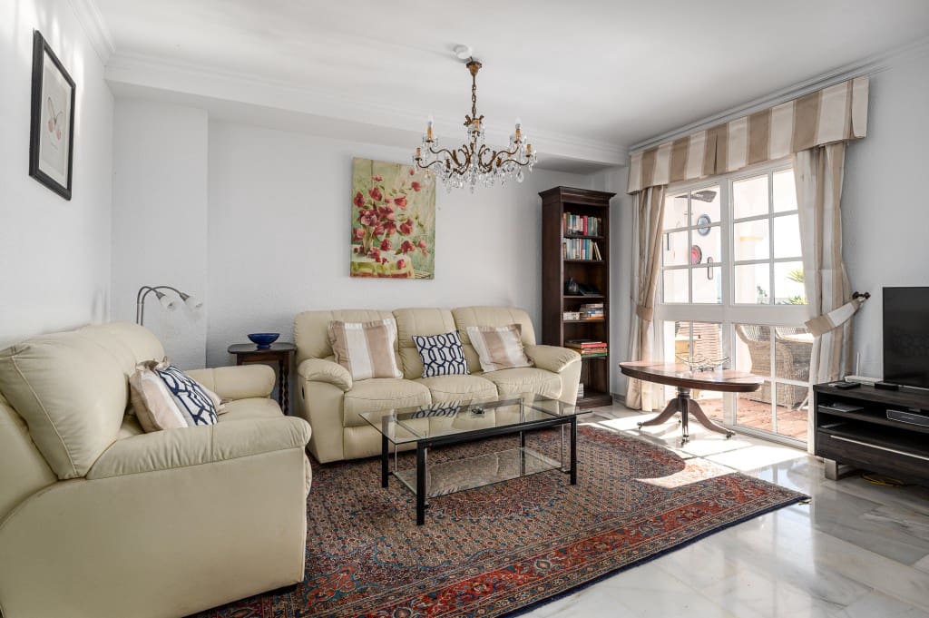 Chalet de 3 habitaciones en Torrox-Costa en venta con piscina - 695.000 € (Ref: 9547725)