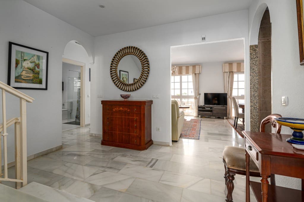 Chalet de 3 habitaciones en Torrox-Costa en venta con piscina - 695.000 € (Ref: 9547725)