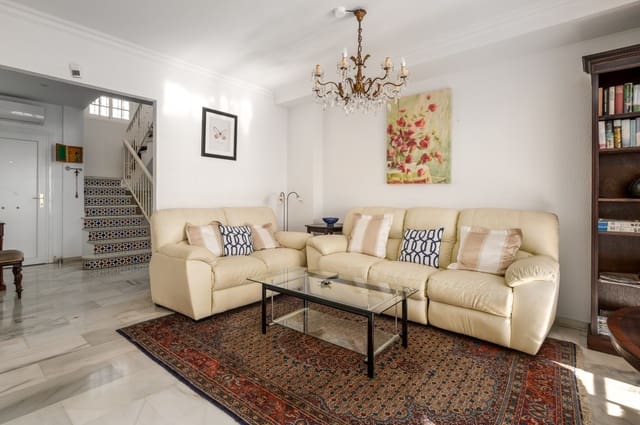 Chalet de 3 habitaciones en Torrox-Costa, Torrox en venta con piscina - 695.000 € (Ref: 9547725)