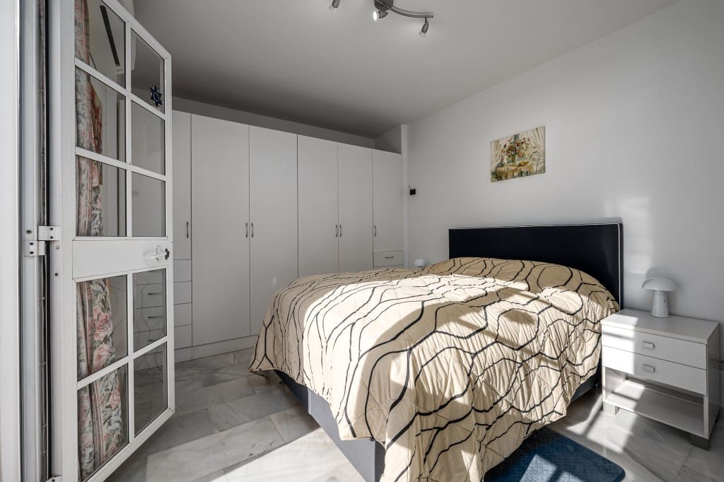 Chalet de 3 habitaciones en Torrox-Costa en venta con piscina - 695.000 € (Ref: 9547725)