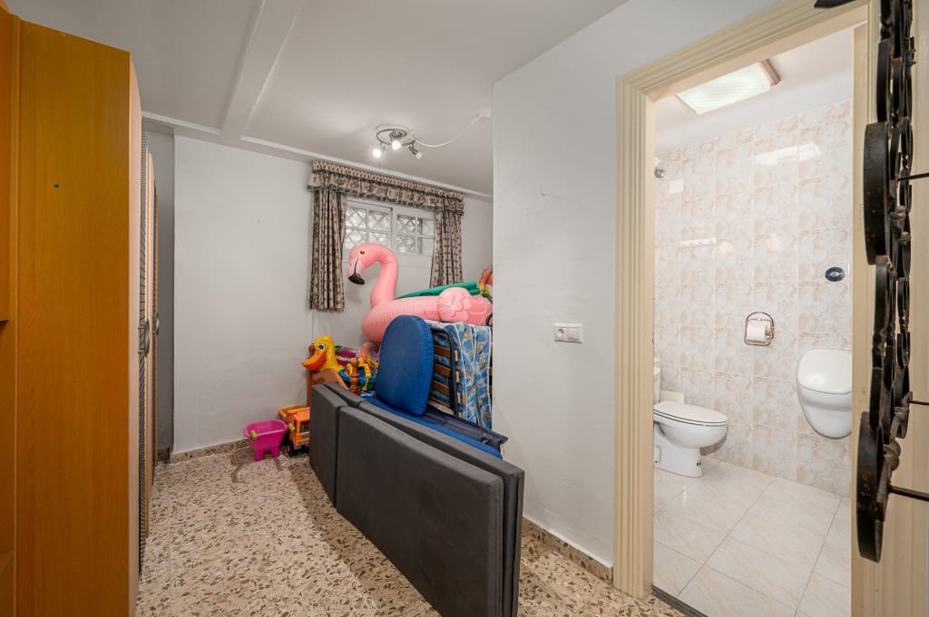 Chalet de 3 habitaciones en Torrox-Costa en venta con piscina - 695.000 € (Ref: 9547725)