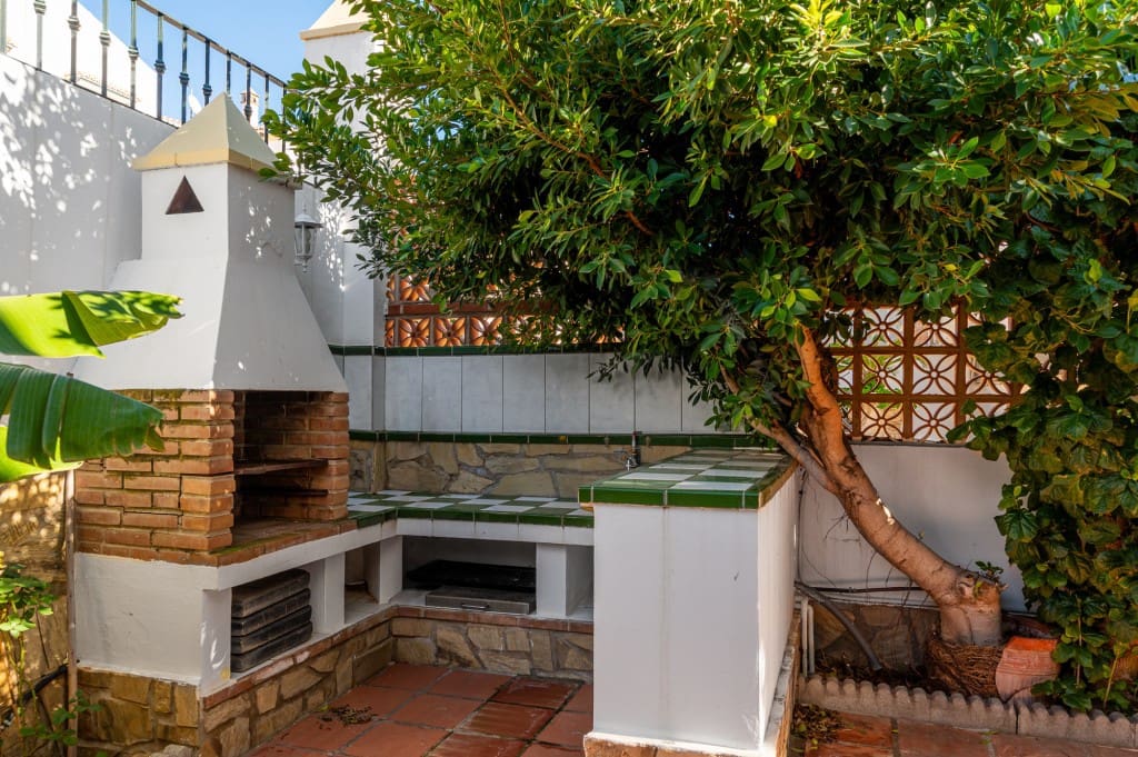 Chalet de 3 habitaciones en Torrox-Costa en venta con piscina - 695.000 € (Ref: 9547725)