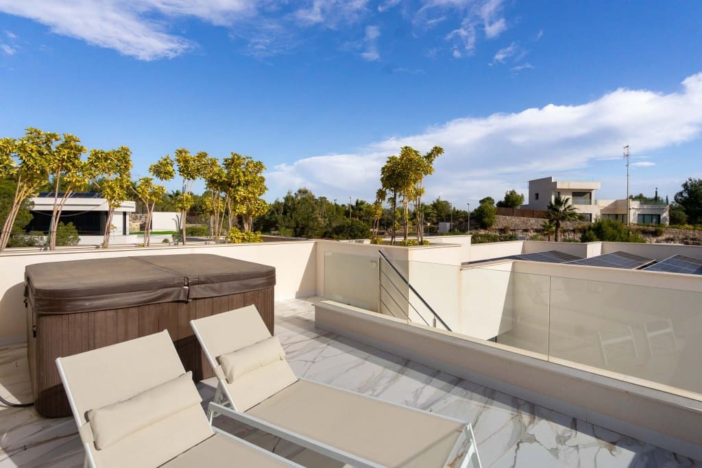 4 Zimmer Villa zu verkaufen in Campoamor mit Pool Garage - 2.880.000 € (Ref: 9554614)