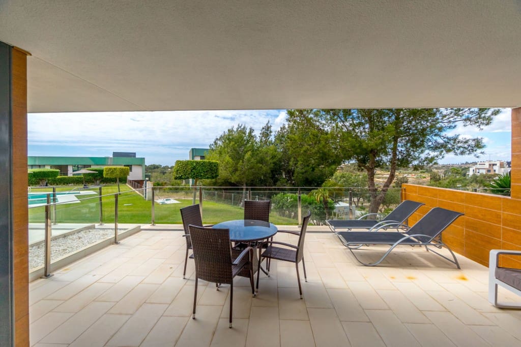 2 Zimmer Apartment zu verkaufen in Villamartin mit Pool - 255.000 € (Ref: 9554623)