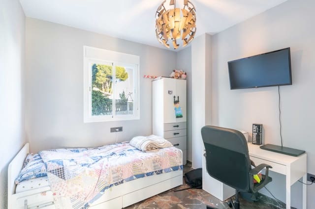 2 makuuhuone Huoneisto myytävänä paikassa Torreblanca, Fuengirola mukana uima-altaan 
autotalli - 330 000 € (Ref: 9564376)