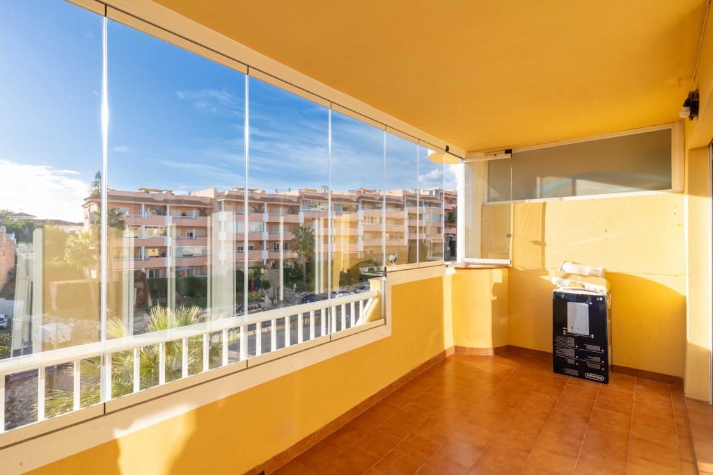 2 makuuhuone Huoneisto myytävänä paikassa Fuengirola mukana uima-altaan 
autotalli - 330 000 € (Ref: 9564376)