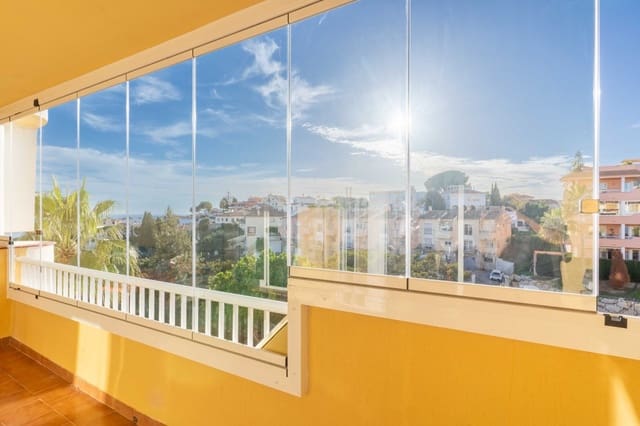 2 makuuhuone Huoneisto myytävänä paikassa Torreblanca, Fuengirola mukana uima-altaan 
autotalli - 330 000 € (Ref: 9564376)