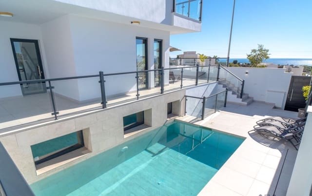 3 sovrum Villa till salu i Nerja med pool garage - 829 000 € (Ref: 9568073)