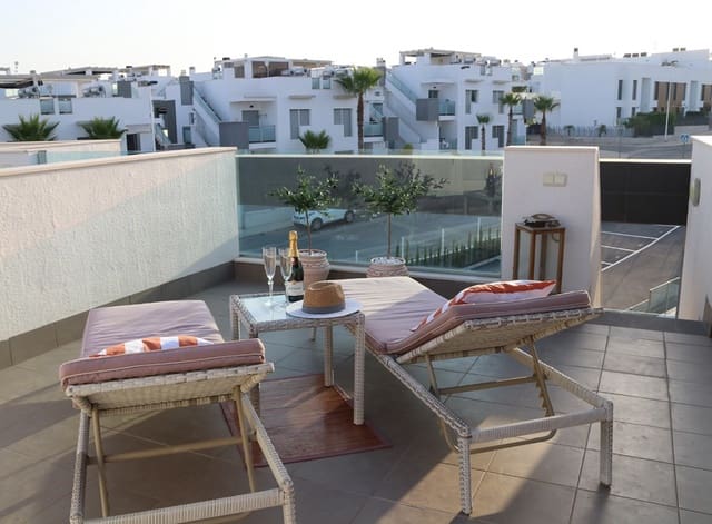 2 soveværelse Penthouse til salg i Punta Prima, Torrevieja med swimmingpool garage - € 279.000 (Ref: 9568077)