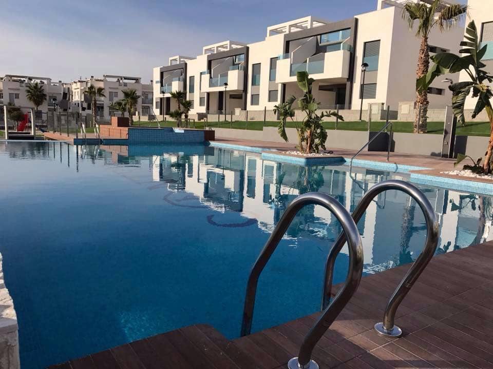 2 soveværelse Penthouse til salg i Punta Prima med swimmingpool garage - € 279.000 (Ref: 9568077)
