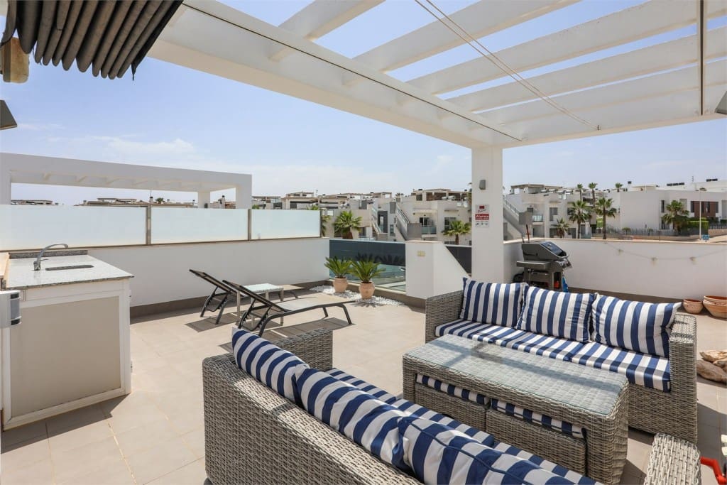 2 soveværelse Penthouse til salg i Punta Prima med swimmingpool garage - € 279.000 (Ref: 9568077)