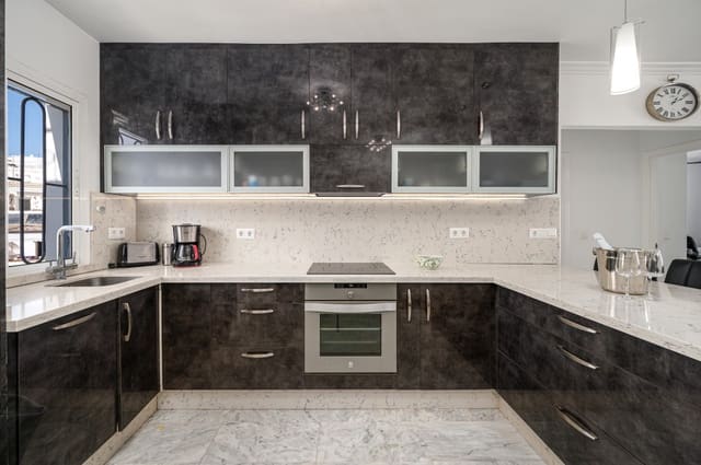 2 sypialnia Penthouse na sprzedaż w Nerja z basenem - 459 000 € (Ref: 9570706)