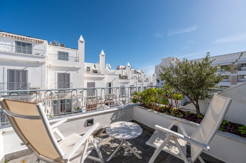 2 soverom Penthouse til salgs i Nerja med svømmebasseng - € 459 000 (Ref: 9570706)