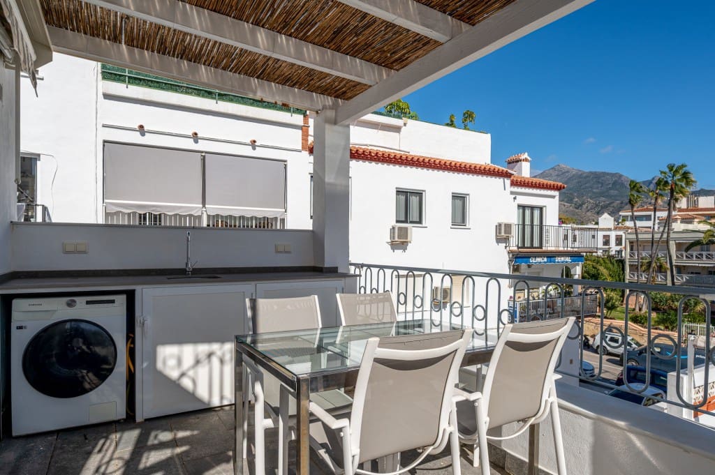 2 soverom Penthouse til salgs i Nerja med svømmebasseng - € 459 000 (Ref: 9570706)