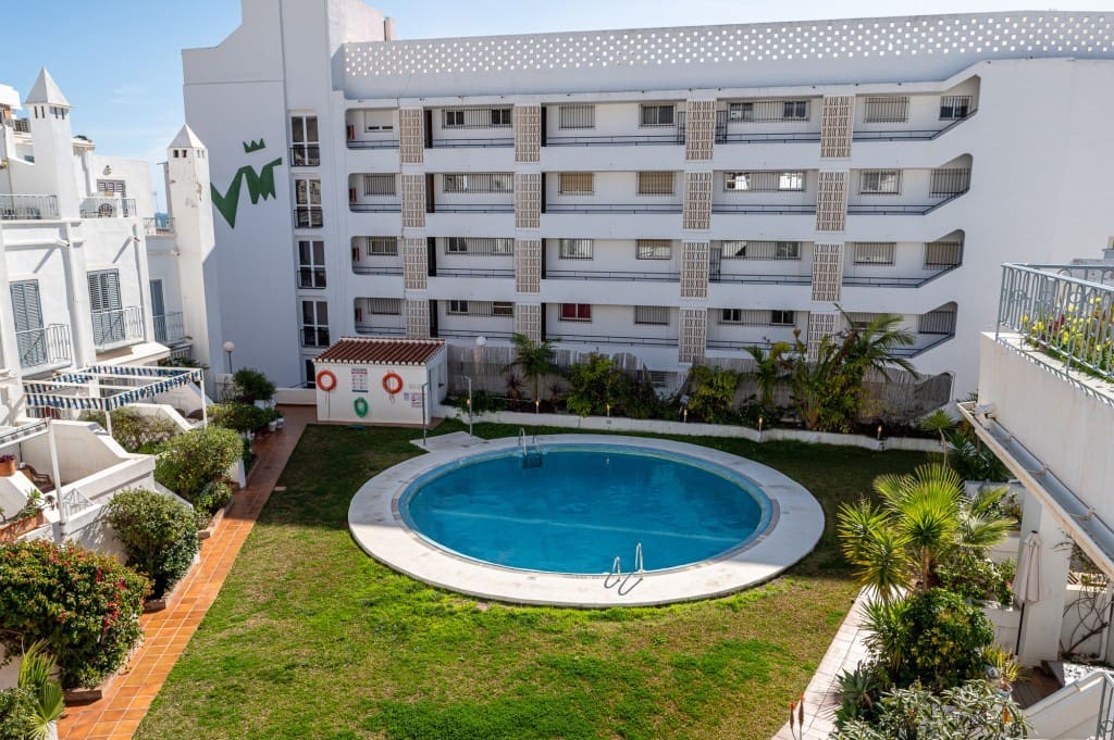 2 soverom Penthouse til salgs i Nerja med svømmebasseng - € 459 000 (Ref: 9570706)