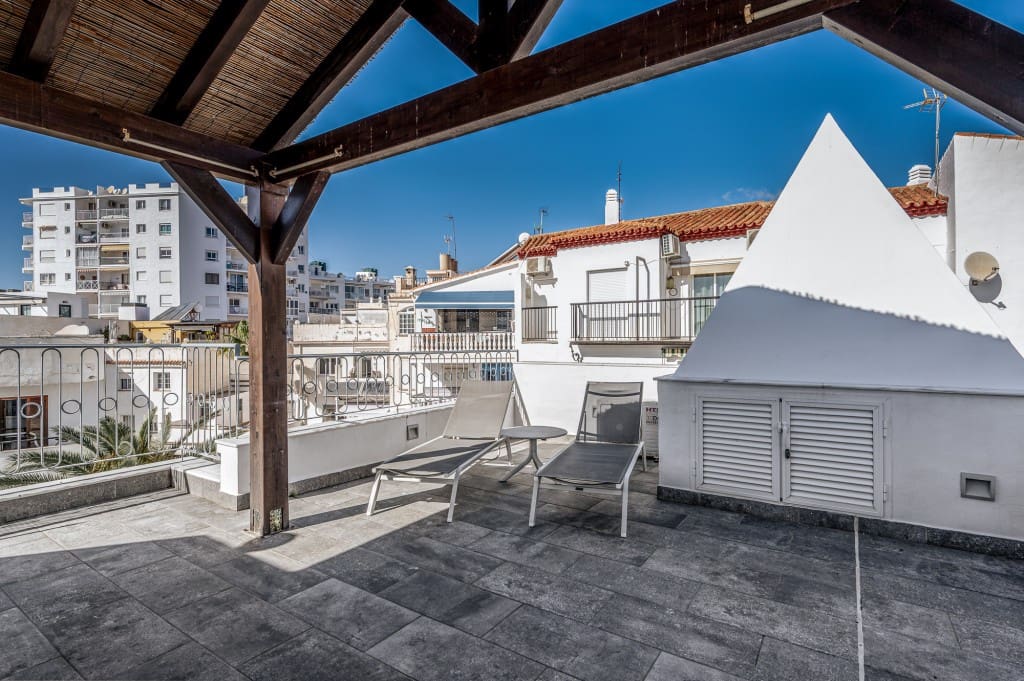 2 soverom Penthouse til salgs i Nerja med svømmebasseng - € 459 000 (Ref: 9570706)