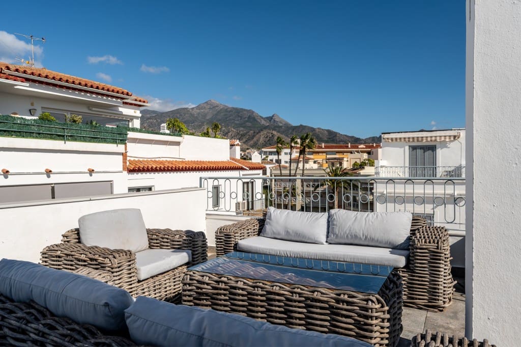2 soverom Penthouse til salgs i Nerja med svømmebasseng - € 459 000 (Ref: 9570706)