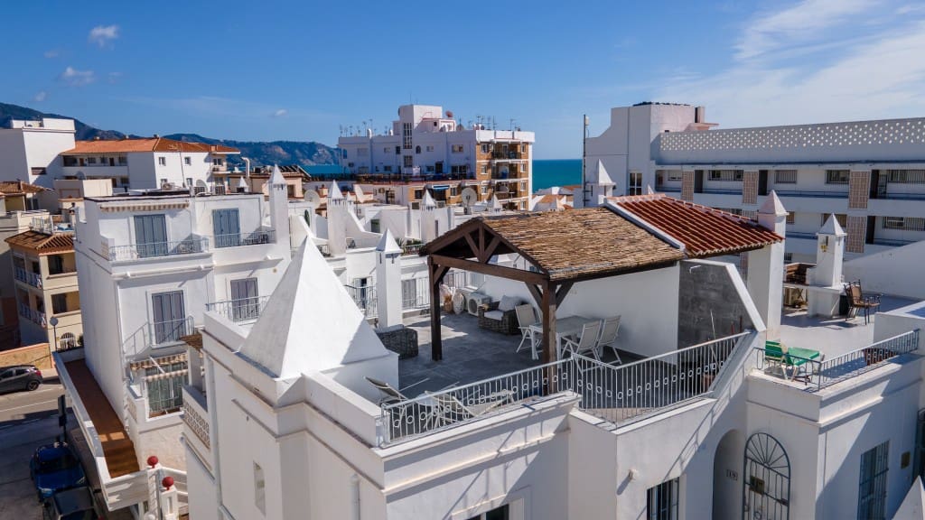 2 soverom Penthouse til salgs i Nerja med svømmebasseng - € 459 000 (Ref: 9570706)