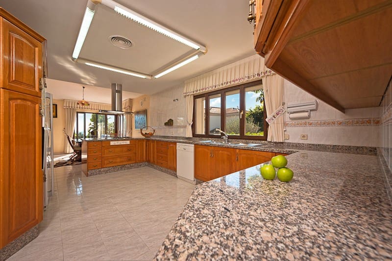 7 bedroom Villa for sale in La Capellania with pool - € 1,795,000 (Ref: 9585457)