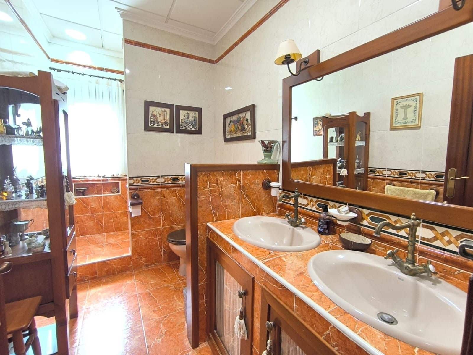 10 bedroom Villa for sale in Monovar / Monover with garage - € 624,995 (Ref: 10007703)