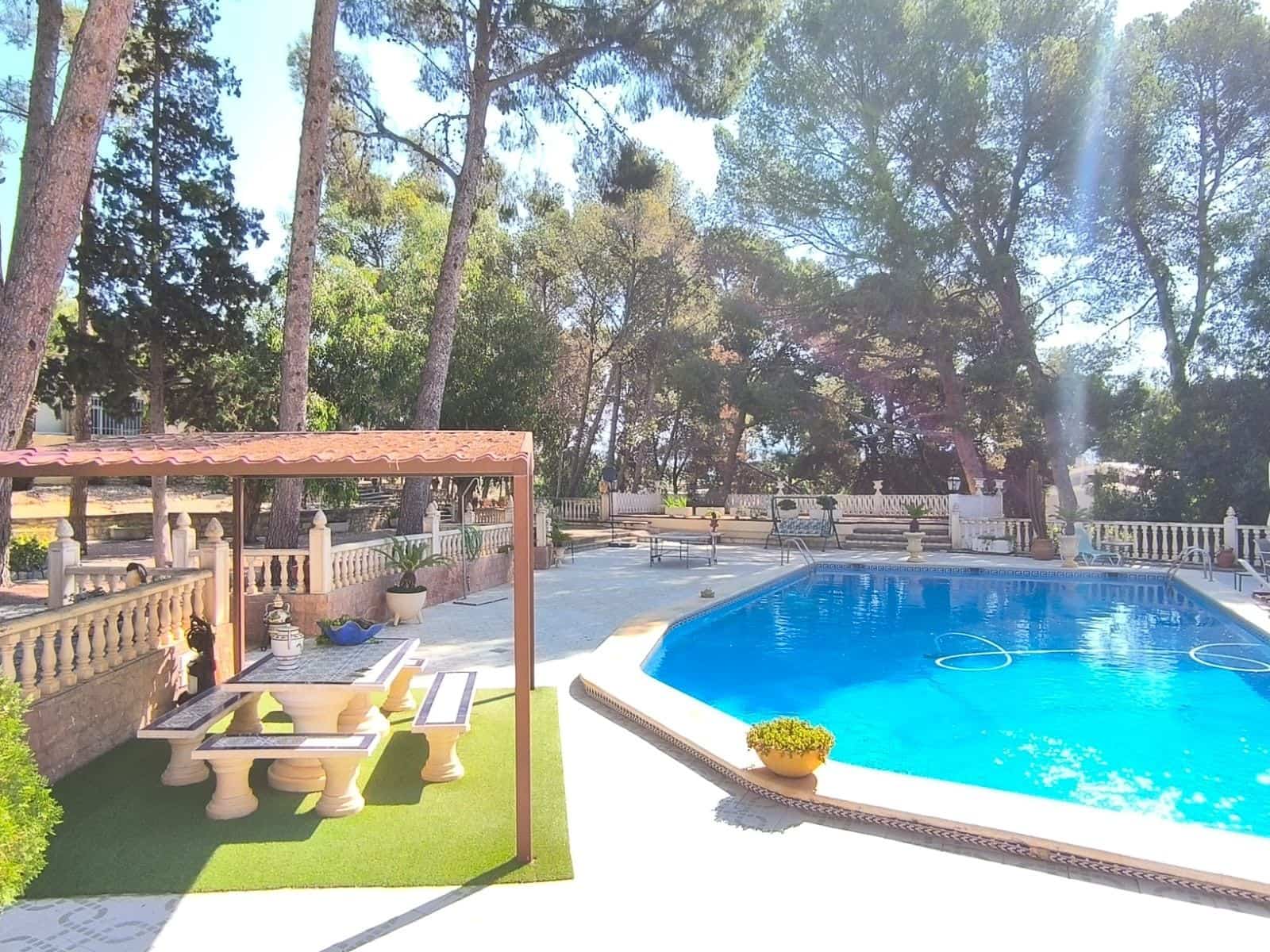 10 bedroom Villa for sale in Monovar / Monover with garage - € 624,995 (Ref: 10007703)