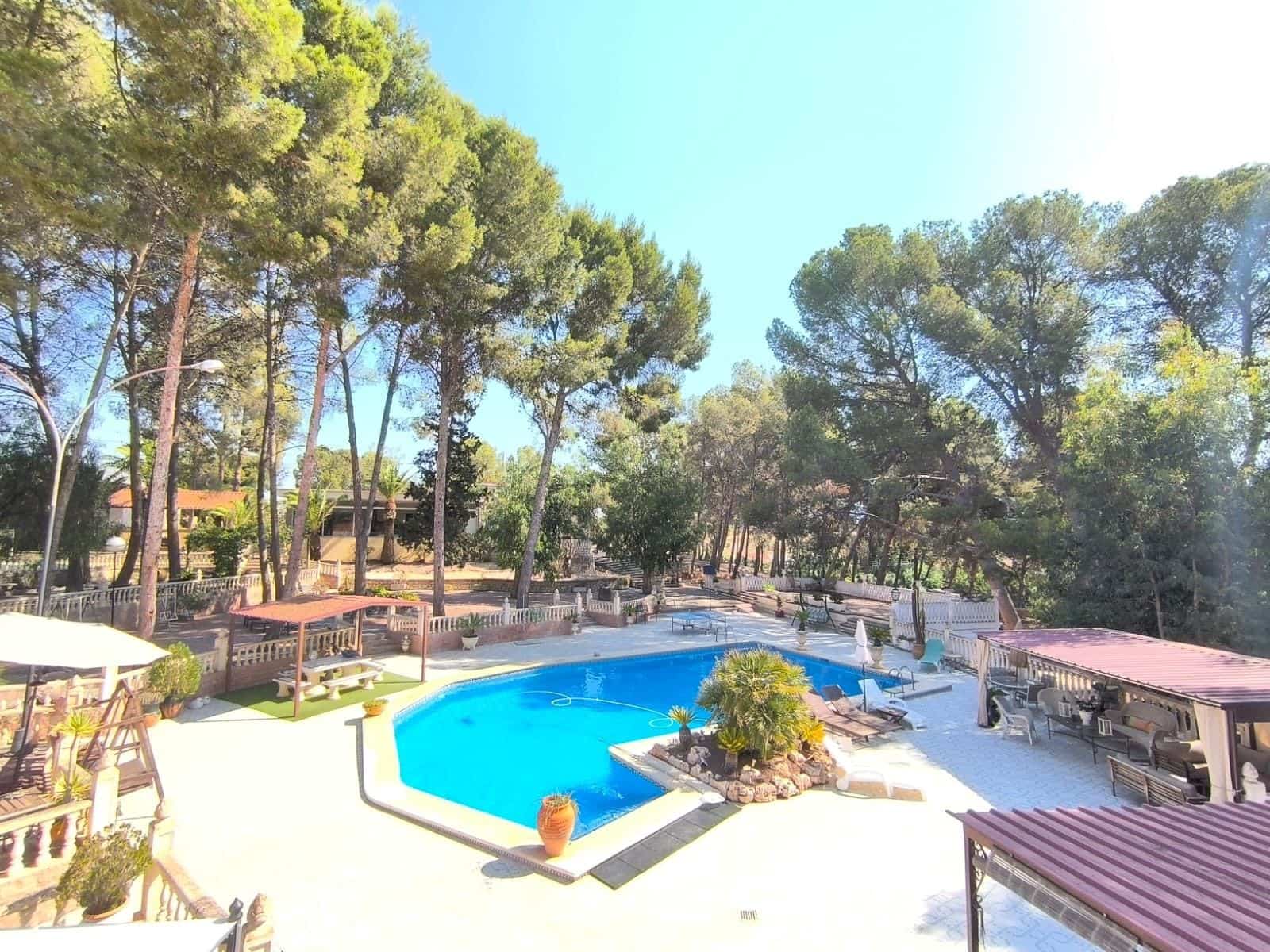 10 bedroom Villa for sale in Monovar / Monover with garage - € 624,995 (Ref: 10007703)