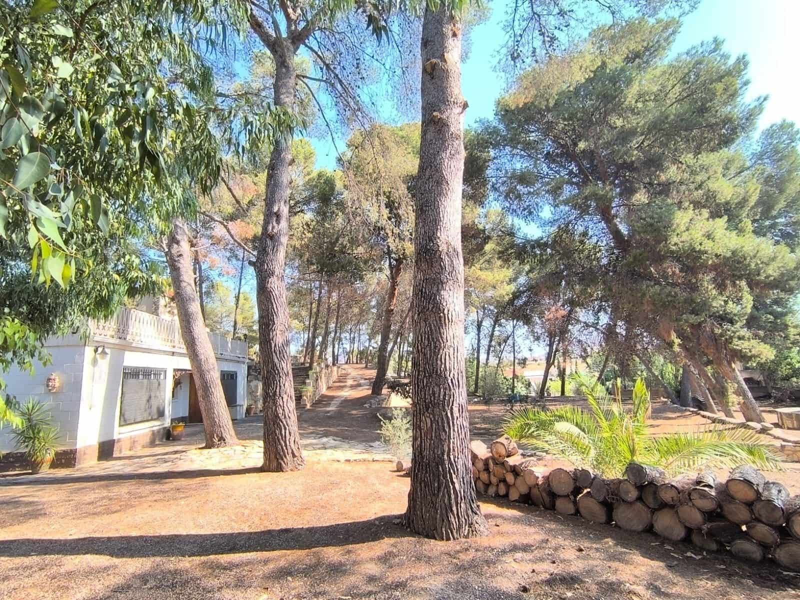 10 bedroom Villa for sale in Monovar / Monover with garage - € 624,995 (Ref: 10007703)