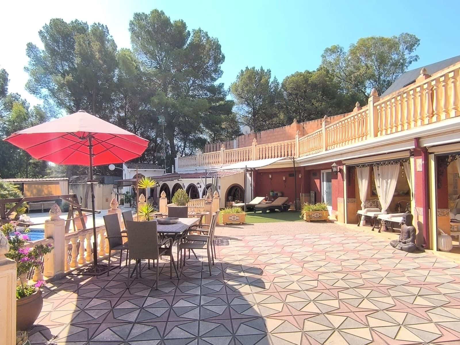 10 bedroom Villa for sale in Monovar / Monover with garage - € 624,995 (Ref: 10007703)