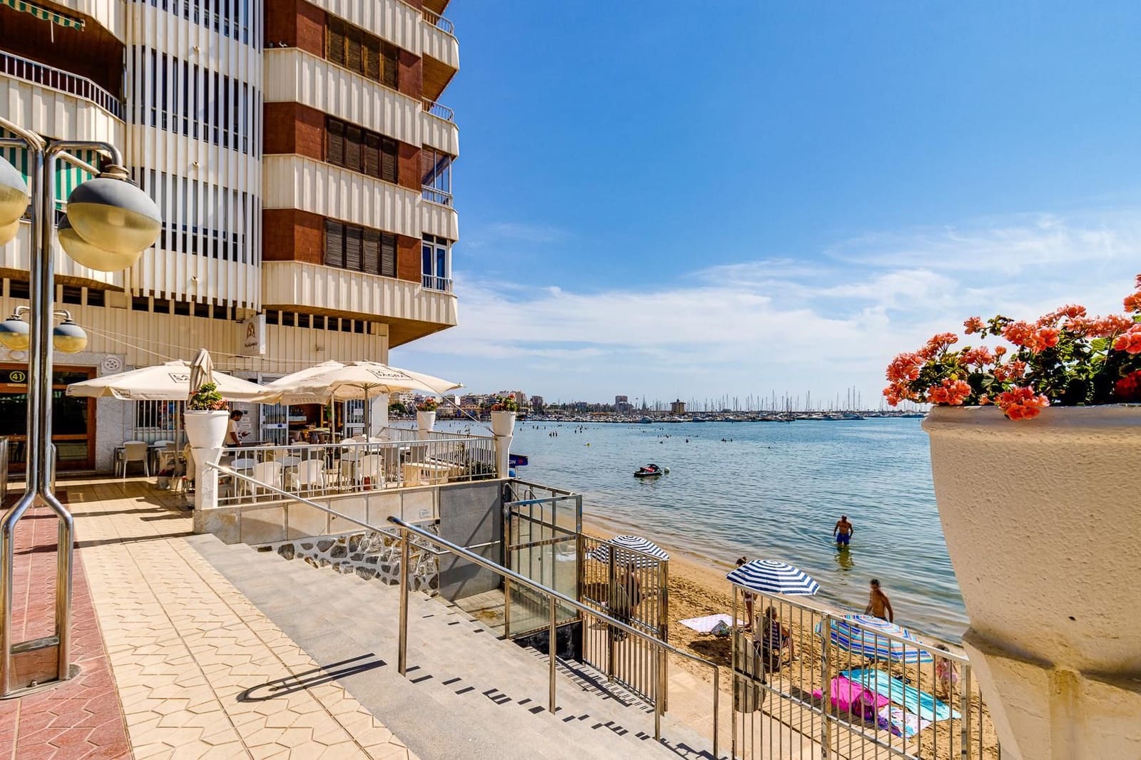 3 Zimmer Apartment zu verkaufen in Torrevieja mit Pool - 256.000 € (Ref: 10007708)