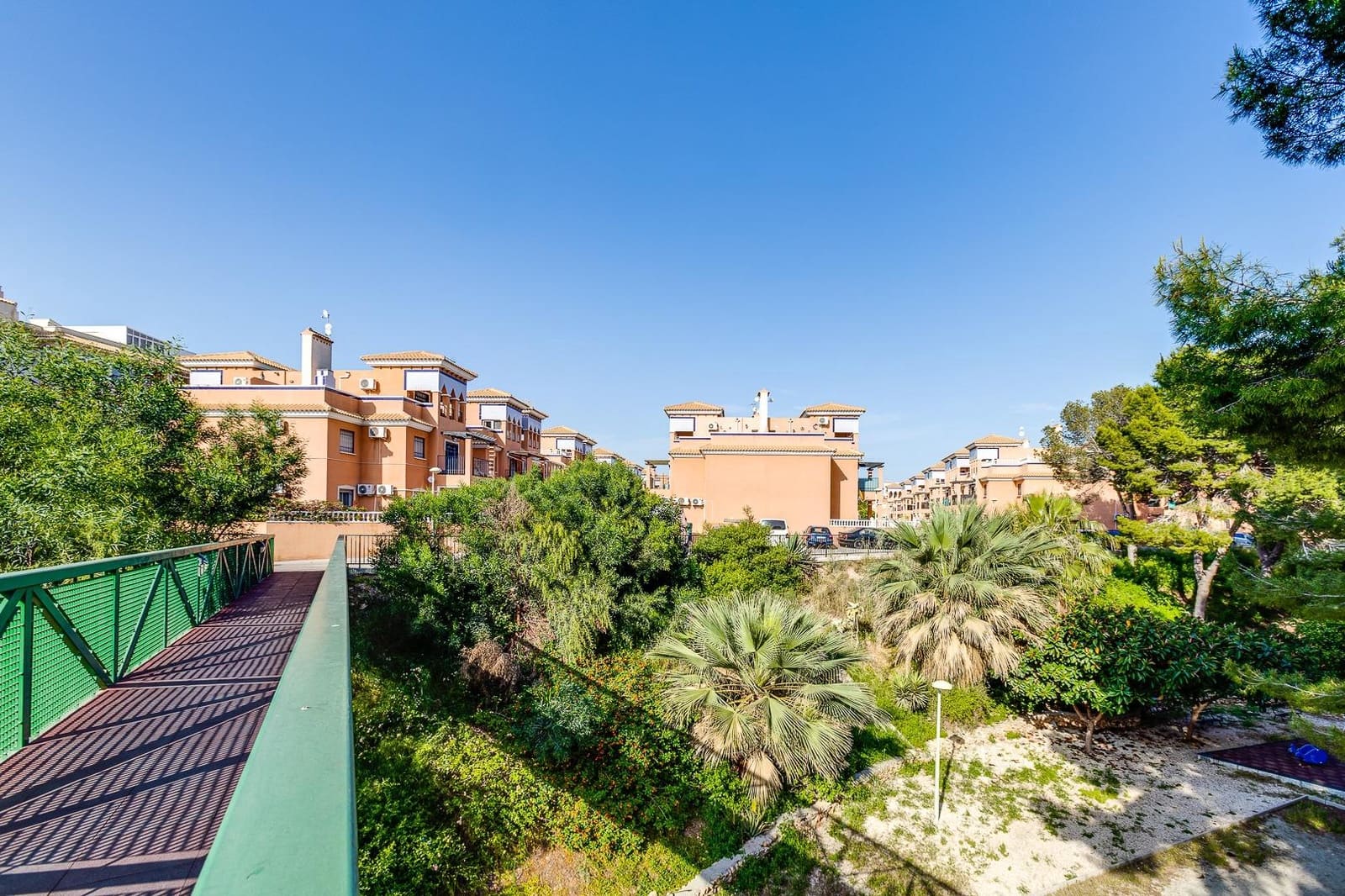 2 soveværelse Penthouse til salg i Playa Flamenca med swimmingpool - € 169.900 (Ref: 9236590)