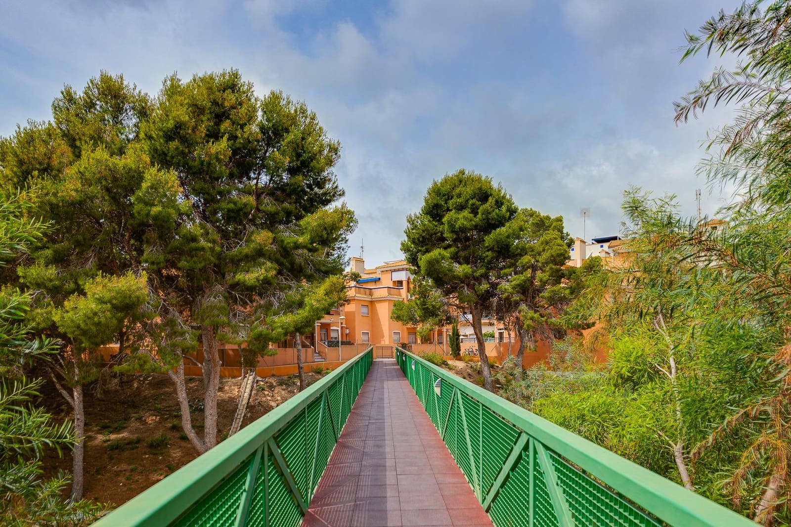 2 soveværelse Penthouse til salg i Playa Flamenca med swimmingpool - € 169.900 (Ref: 9236590)