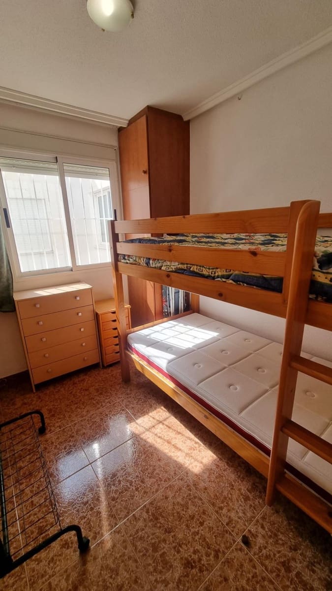 2 soverom Penthouse til salgs i Torrevieja med svømmebasseng - € 149 000 (Ref: 9248778)