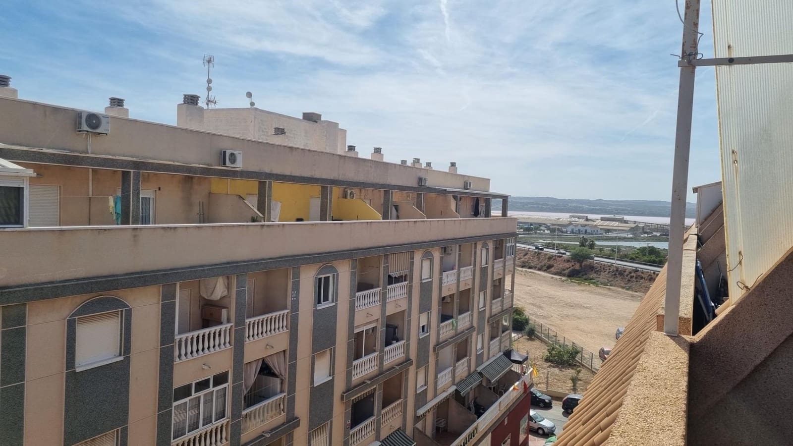 2 soverom Penthouse til salgs i Torrevieja med svømmebasseng - € 149 000 (Ref: 9248778)