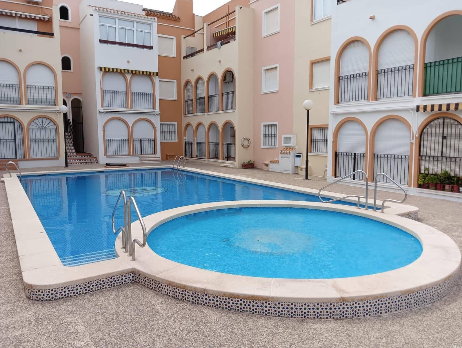 2 Zimmer Wohnung zu verkaufen in La Veleta mit Pool - 139.000 € (Ref: 9248781)