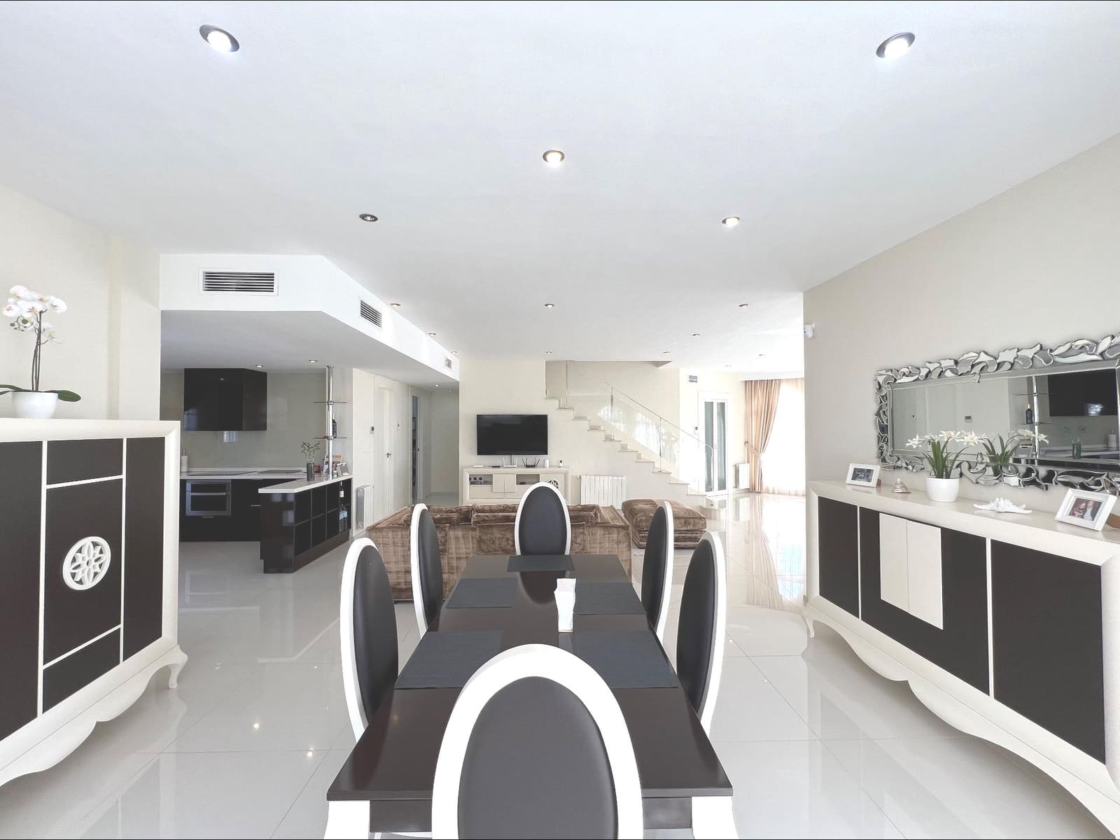 5 quarto Moradia para venda em Ciudad Quesada com piscina - 857 000 € (Ref: 9252561)