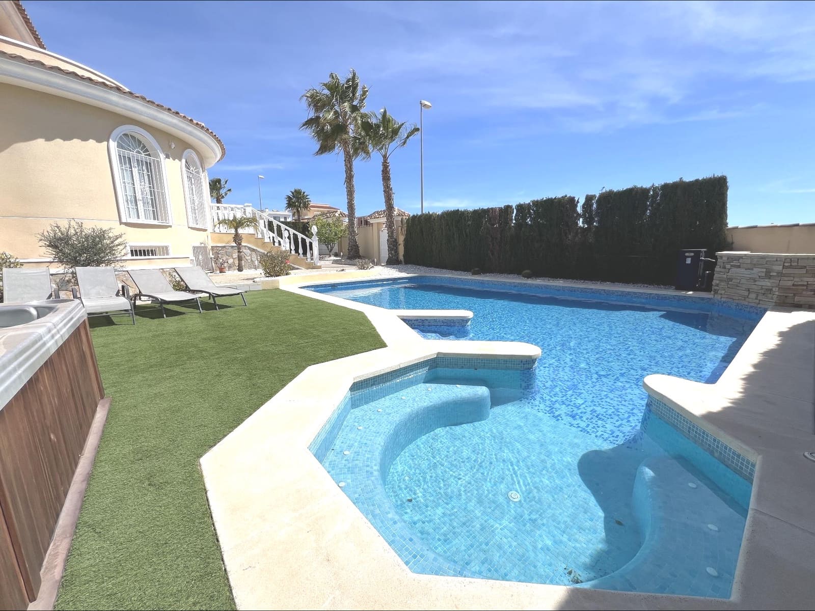 5 quarto Moradia para venda em Ciudad Quesada com piscina - 857 000 € (Ref: 9252561)