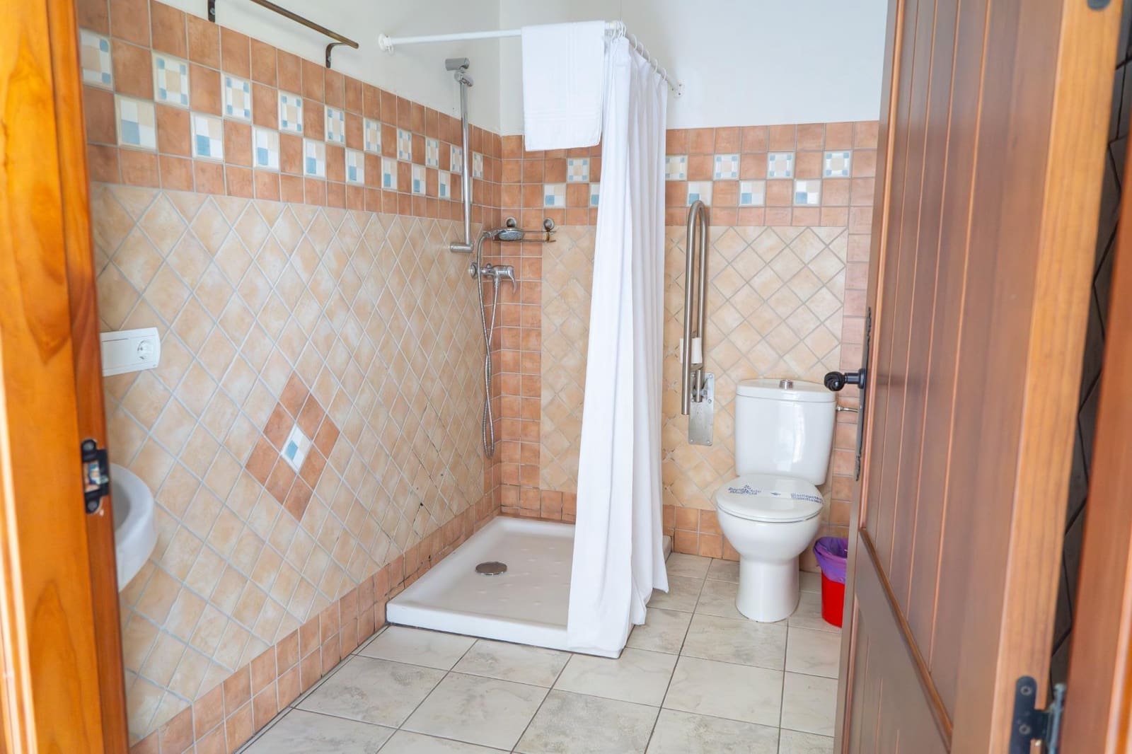 9 soveværelse Hotel til salg i Torrox - € 800.000 (Ref: 9252571)