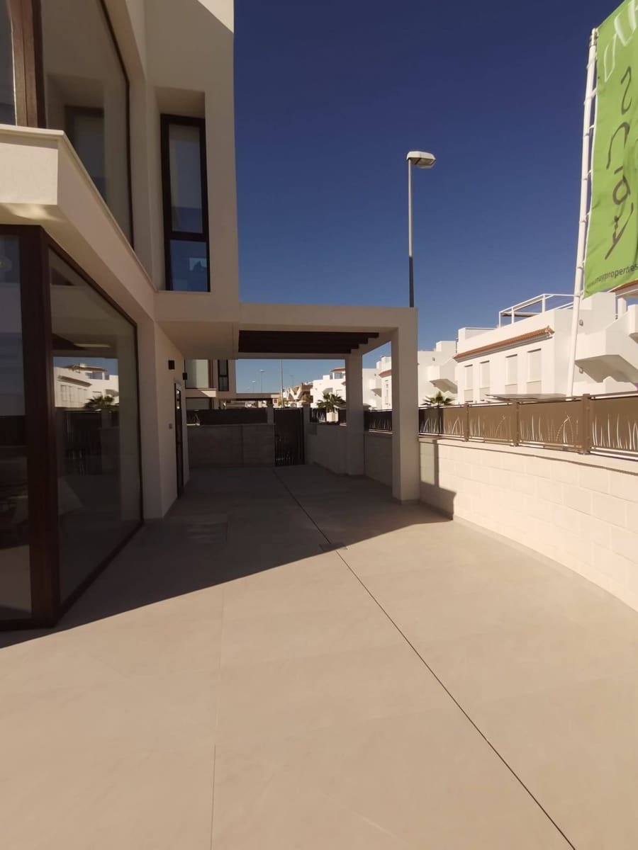 3 sovrum Villa till salu i Ciudad Quesada med pool - 549 000 € (Ref: 9252577)