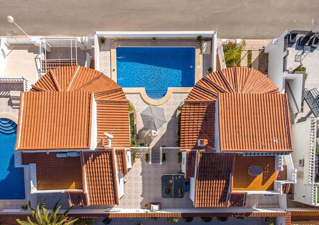 Chalet de 4 habitaciones en Ciudad Quesada, Rojales en venta con piscina - 439.900 € (Ref: 9252749)