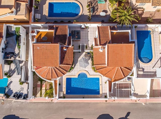 Chalet de 4 habitaciones en Ciudad Quesada, Rojales en venta con piscina - 439.900 € (Ref: 9252749)