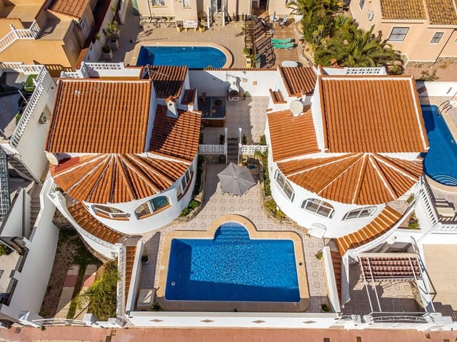 Chalet de 4 habitaciones en Ciudad Quesada, Rojales en venta con piscina - 439.900 € (Ref: 9252749)