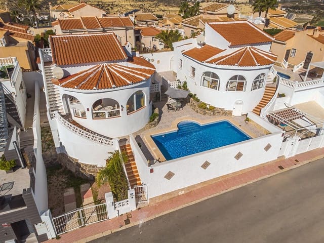 Chalet de 4 habitaciones en Ciudad Quesada, Rojales en venta con piscina - 439.900 € (Ref: 9252749)