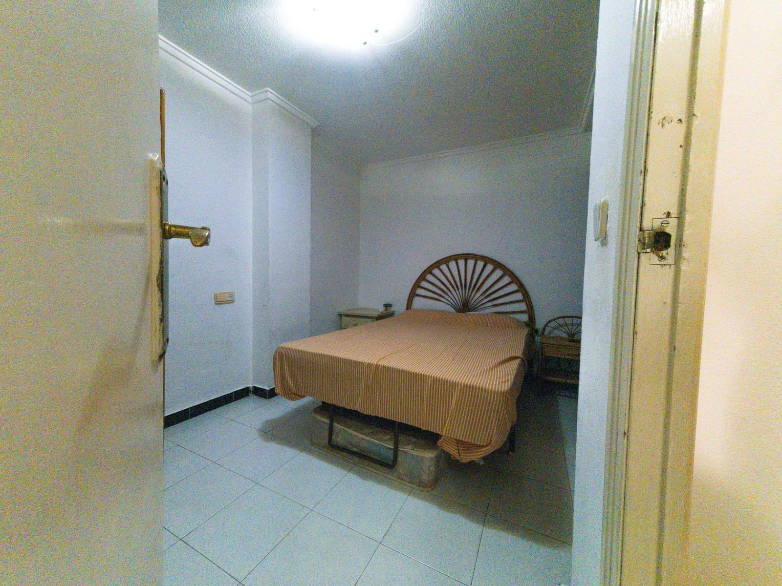 Apartamento de 1 habitación en Torrevieja en venta con piscina - 110.000 € (Ref: 9252822)