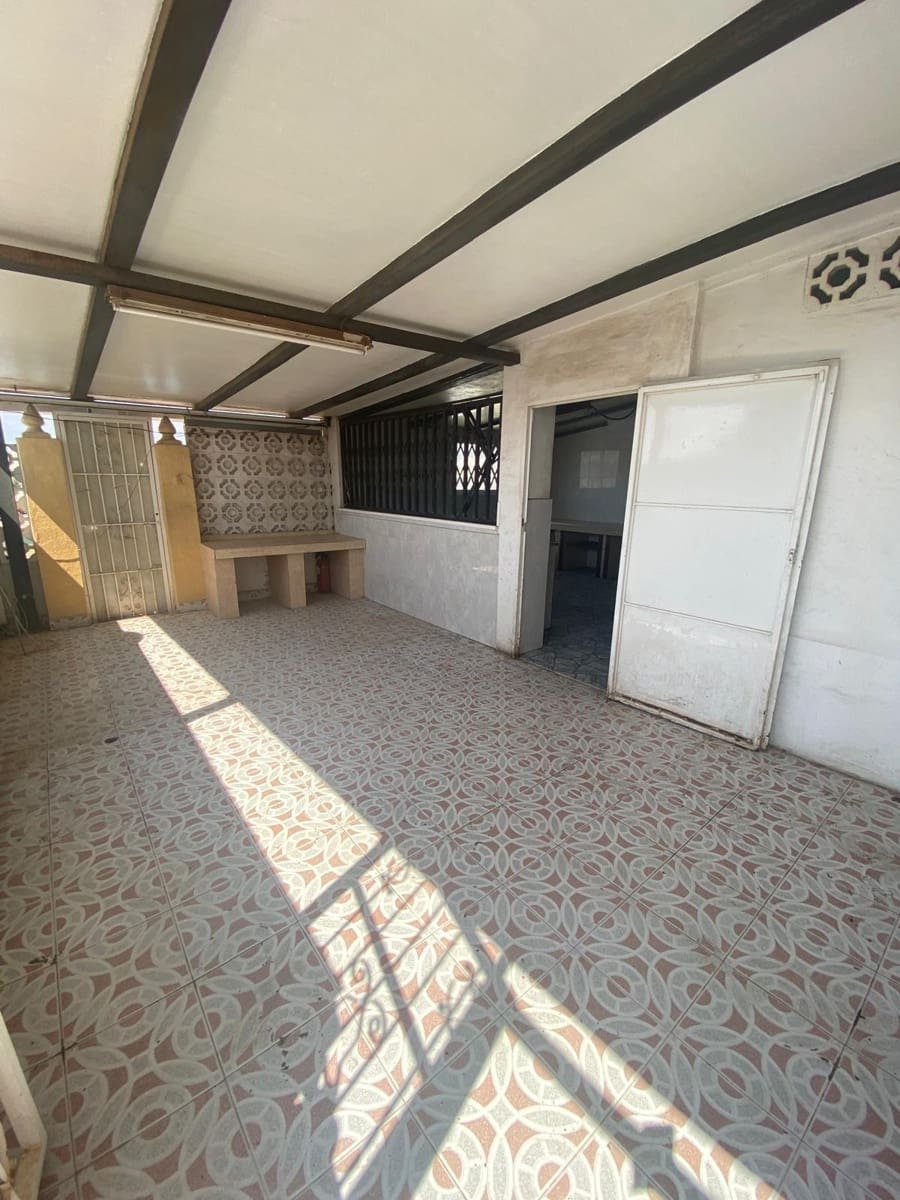 Semi-fristående Villa till salu i Torrevieja - 135 000 € (Ref: 9253320)