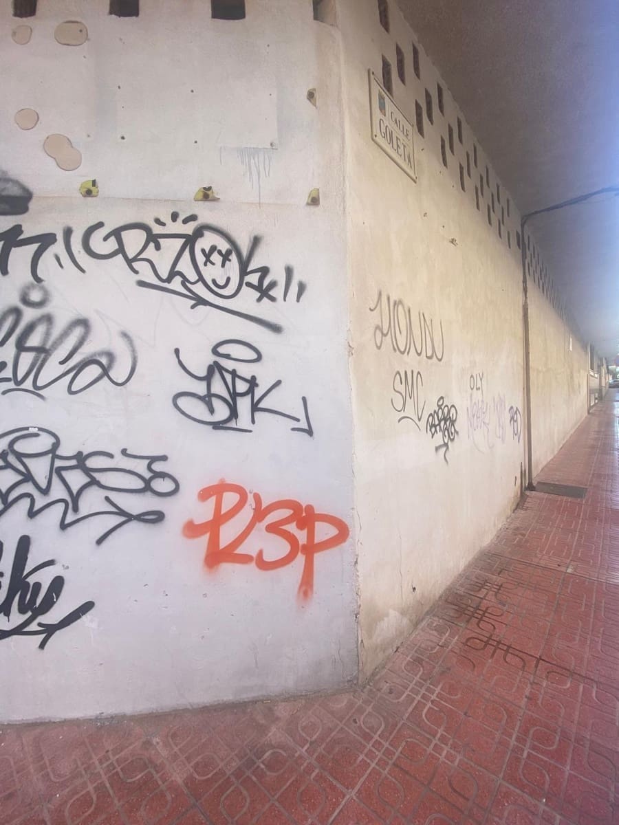 Commercial for sale in Torrevieja - € 320,000 (Ref: 9253323)