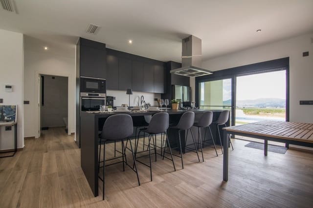 Chalet de 3 habitaciones en Aspe en venta con piscina - 265.000 € (Ref: 9313286)